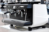 Cafetera Industrial y Profesional Automática de 2 Grupos Marca Cime Modelo SATURNO MB-60 Vista cafeteria